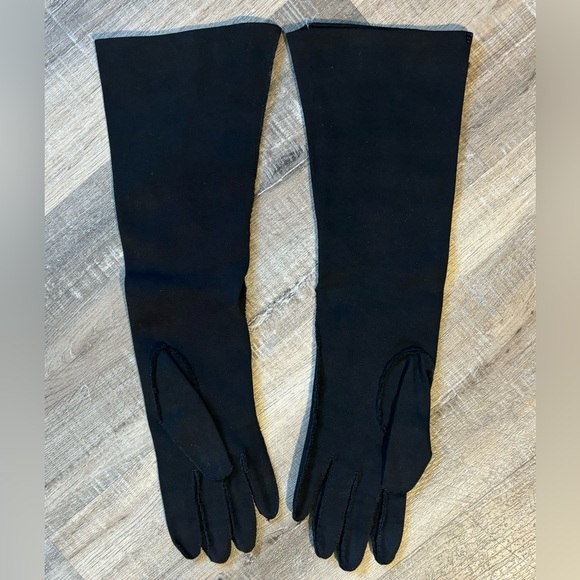 Vintage Black Beaded Gloves by Goebel’s - Picture 2 of 5